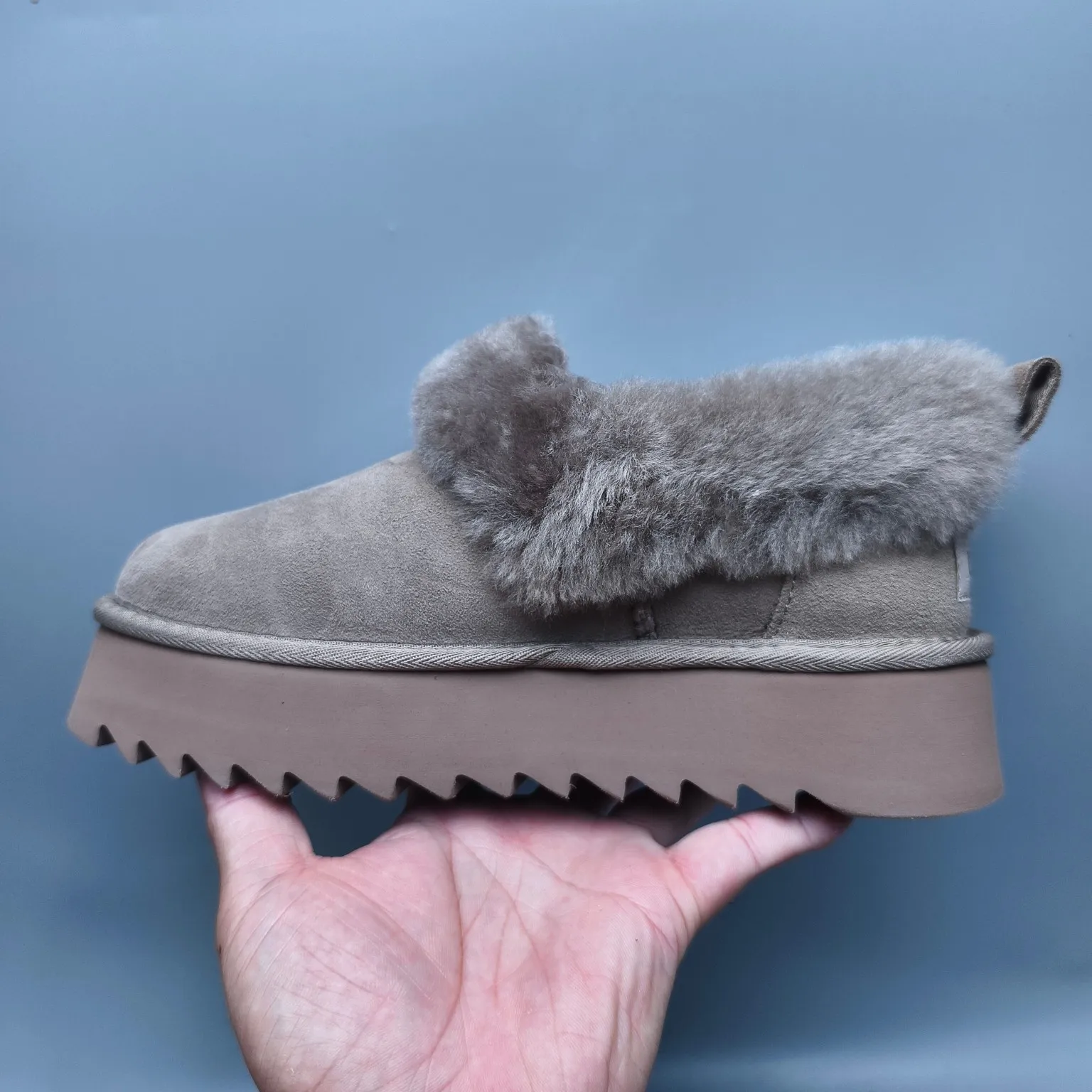 💰480 UGG sheepskin all-in-one snow boots 6733 Thick-soled non-slip slip-on casual style Color: Maroon Antelope Brown Black Size: 35-40